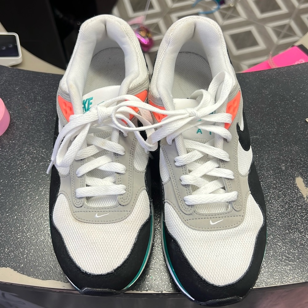 Size 8 women’s Nike Air Max